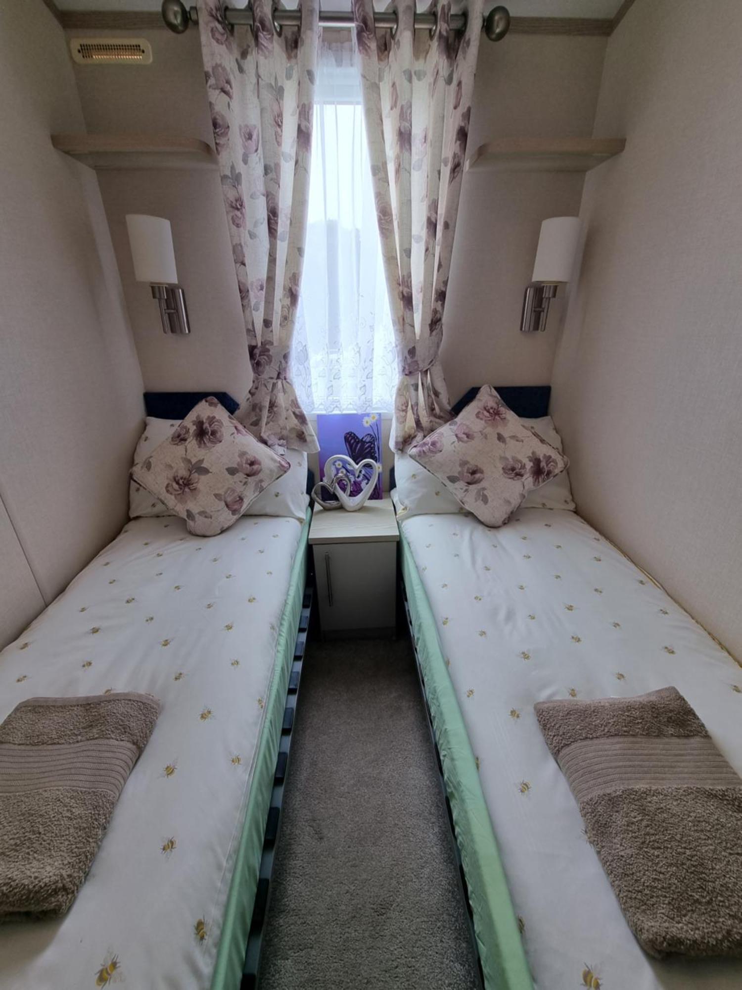 Static Caravan To Hire , Hoburne Devon Bay Hotel Goodrington ภายนอก รูปภาพ
